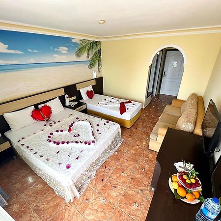 First Class Hotel Αλάνια Εξωτερικό φωτογραφία