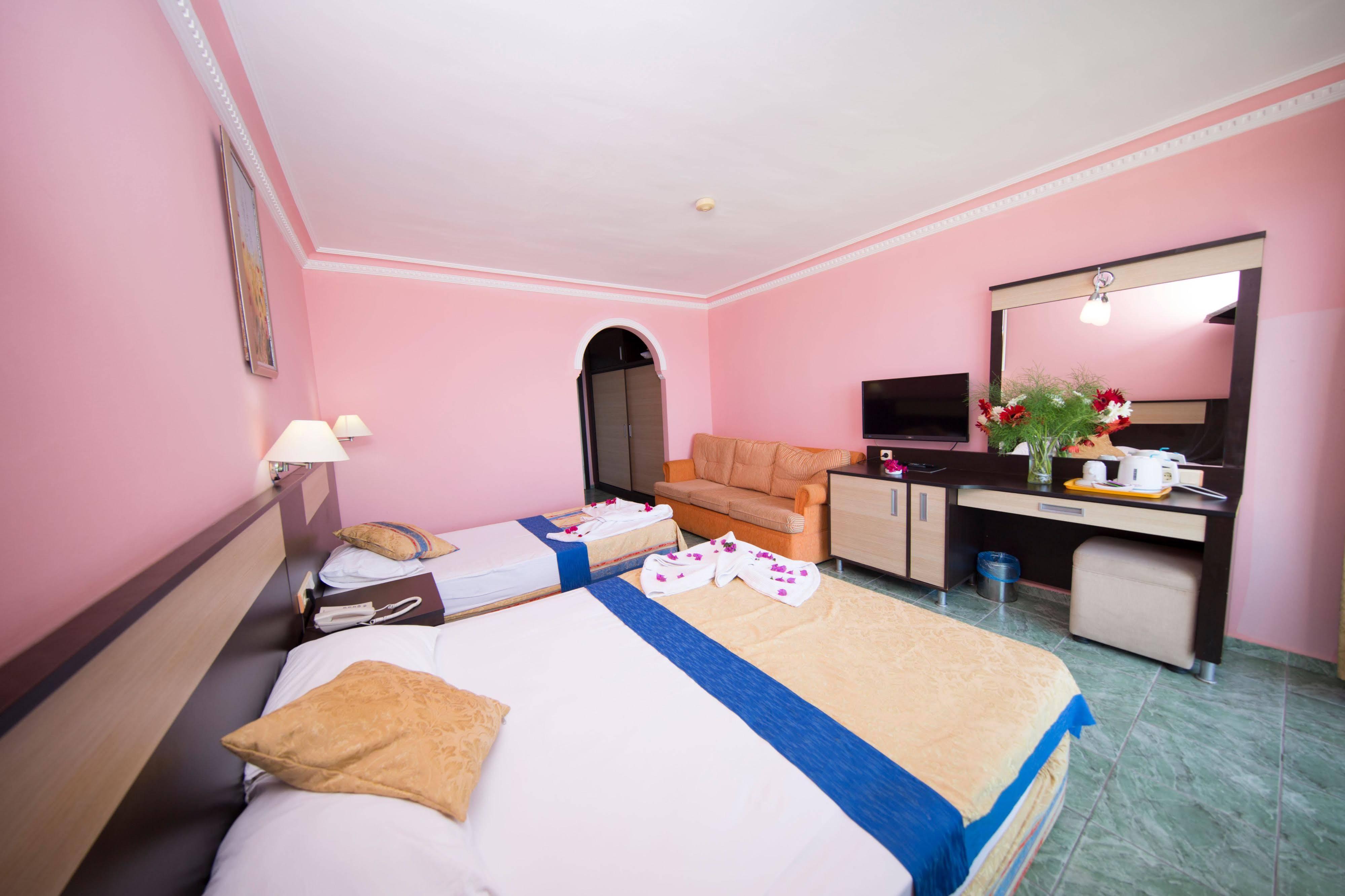 First Class Hotel Αλάνια Εξωτερικό φωτογραφία