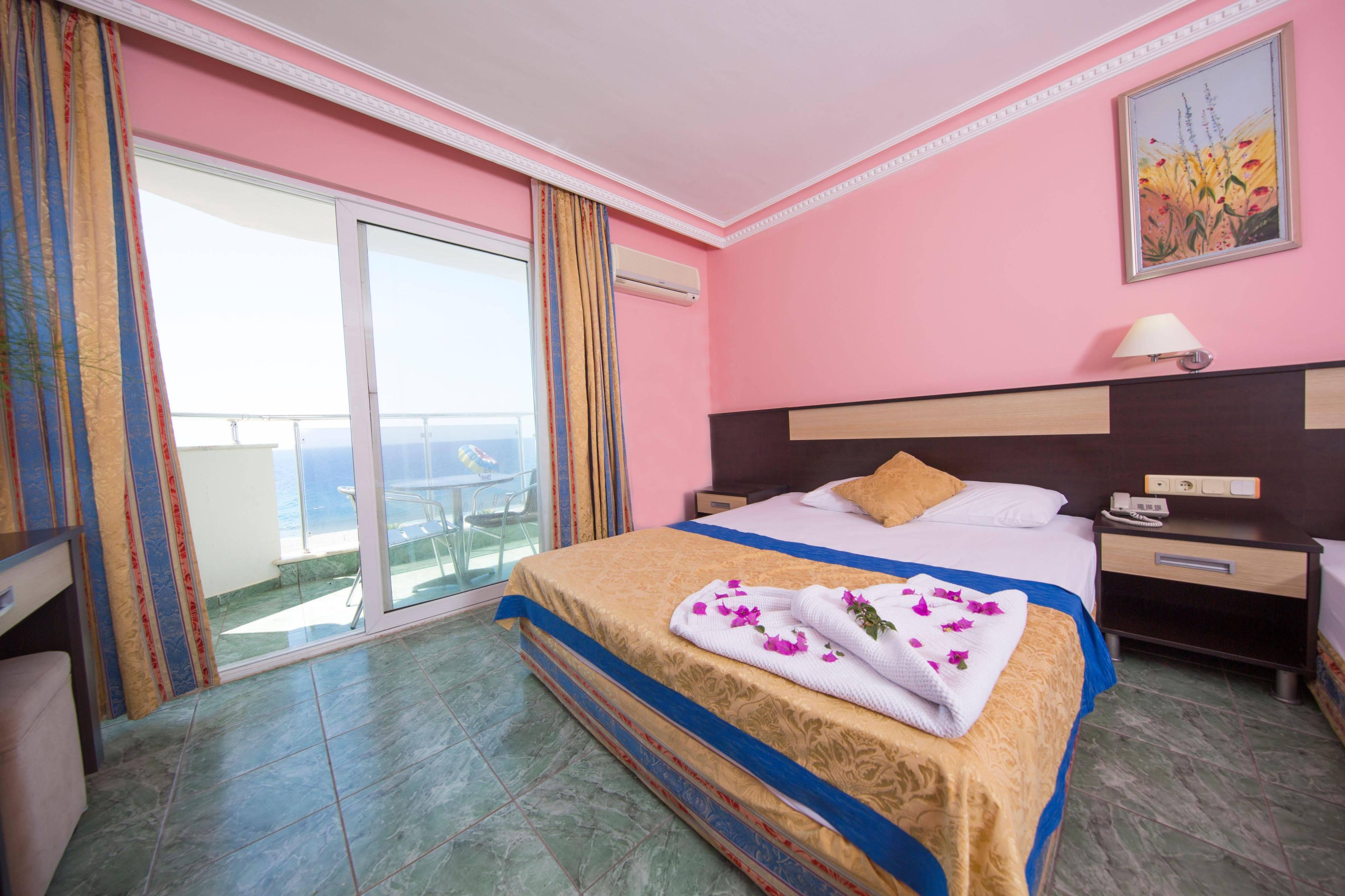First Class Hotel Αλάνια Εξωτερικό φωτογραφία