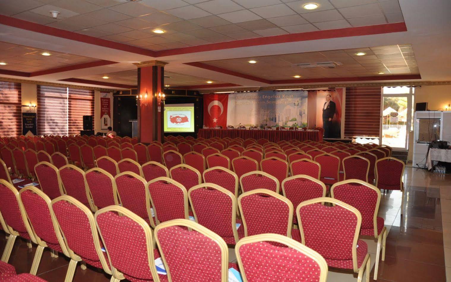 First Class Hotel Αλάνια Εξωτερικό φωτογραφία