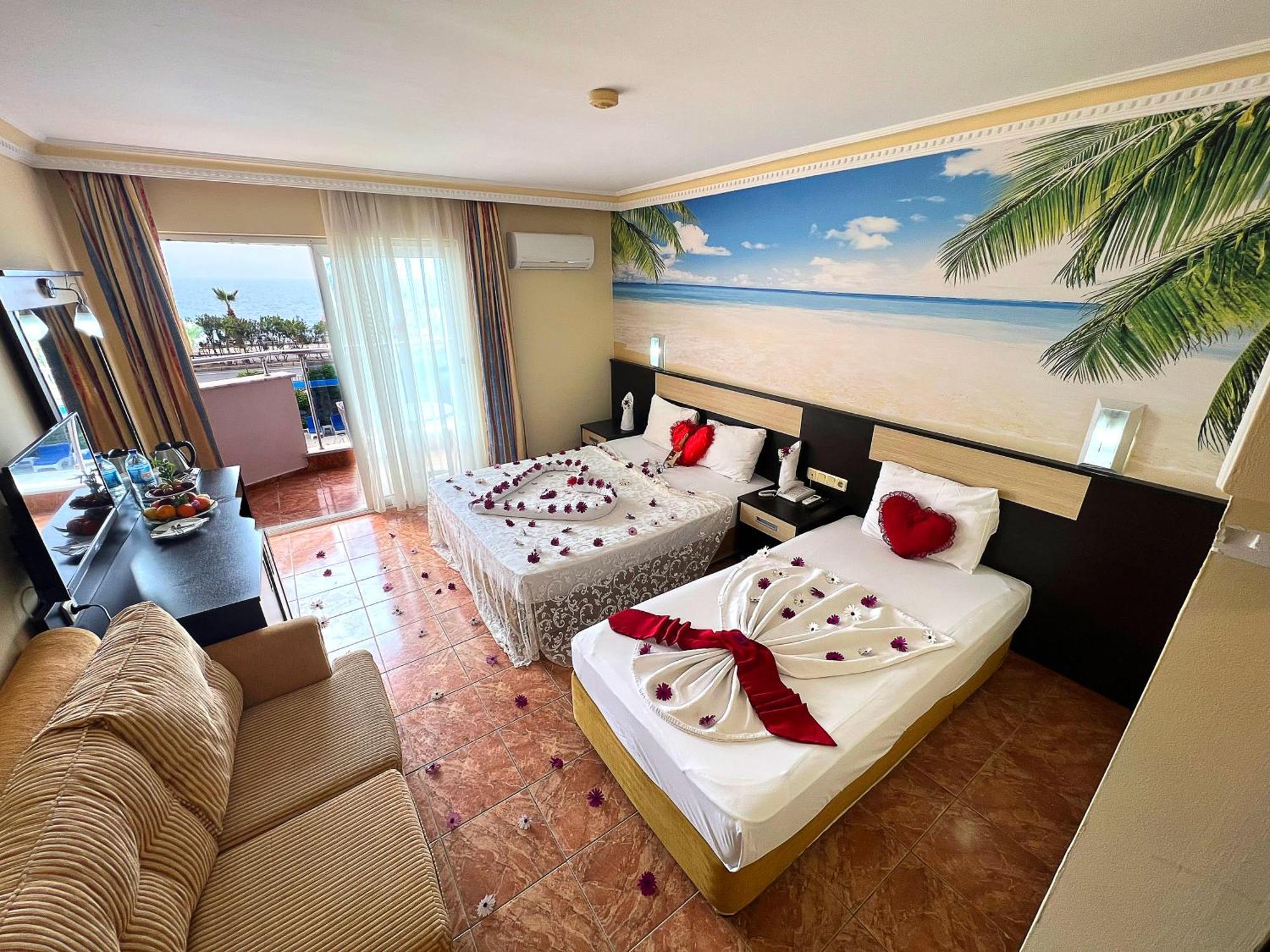 First Class Hotel Αλάνια Εξωτερικό φωτογραφία